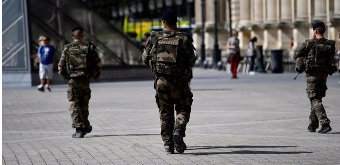 L'attaquant du Louvre commence à parler avec les enquêteurs