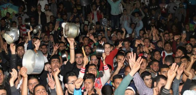 Vives tensions à al Hoceima – Manifestations aux cris de « Nous sommes tous Zefzafi » et « Vive le roi »