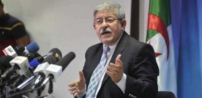 Le Premier ministre algérien menace les députés de ne pas être payés sans la planche à billets