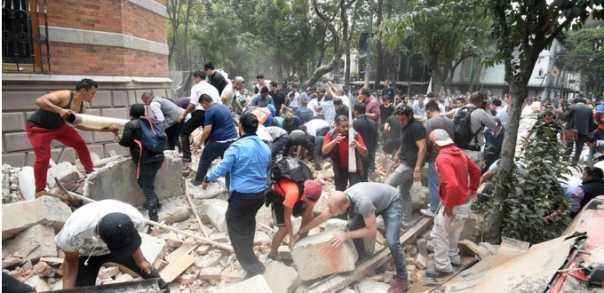 Un séisme secoue le centre du Mexique et fait au moins 220 morts