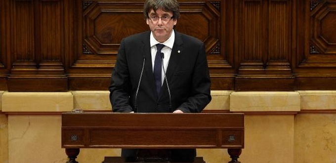 La Catalogne propose la « suspension » de sa déclaration d’indépendance