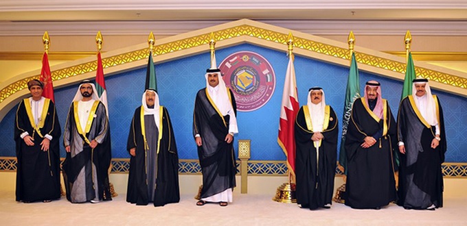 Malgré la crise au sein du Conseil du Golfe, le Koweït invite le Qatar à la réunion du CCG