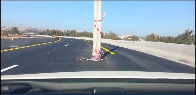Comment les Algériens construisent des autoroutes… et pourquoi ? (vidéo)