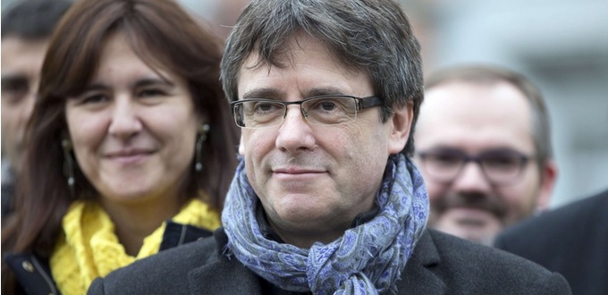 Le président du parlement catalan soutient Carles  Puigdemont, Mariano Rajoy ne veut rien entendre