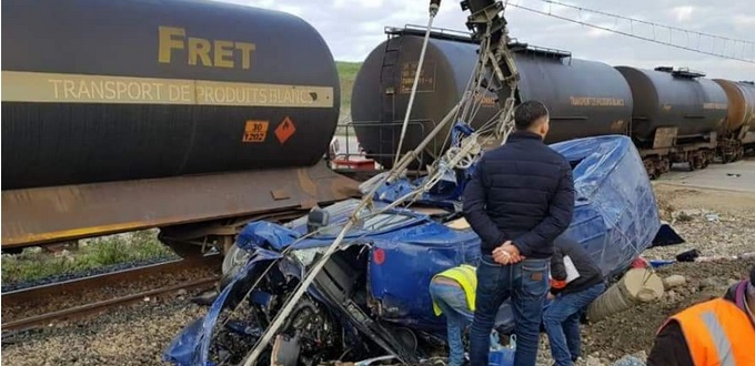 Un train percute un minibus près de Tanger, 6 morts et 14 blessés