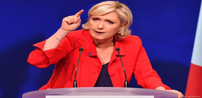 Le Pen exige la fin des visas français et des transferts de devises pour les Algériens