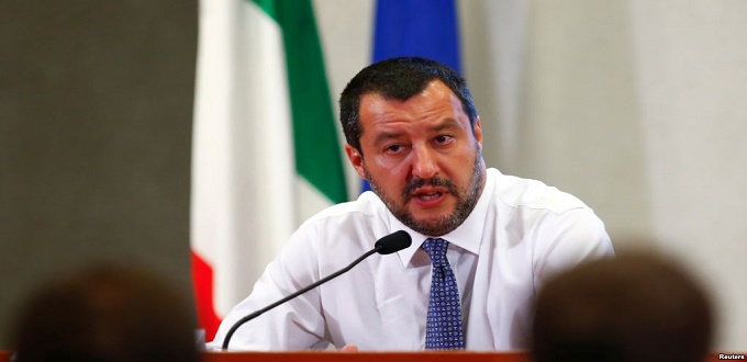  Salvini décrète la fin des embarcations en Italie
