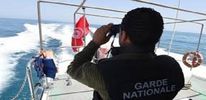 Les 40 migrants africains bloqués en mer arrivent en Tunisie