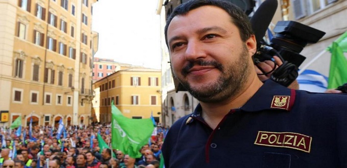 Des étrangers agressent un policier italien, Salvini met de l’huile sur le feu