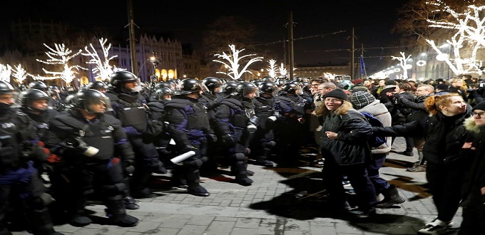 Les Hongrois protestent contre la réforme de la loi dite de « l'esclave »