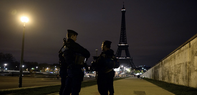 Gilets jaunes : la Tour Eiffel sera fermée le samedi